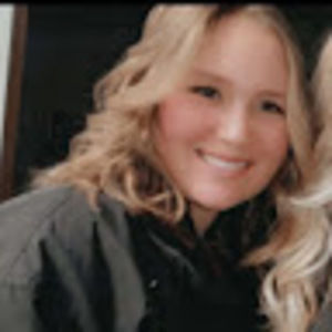 Meet your Posher, Brittni